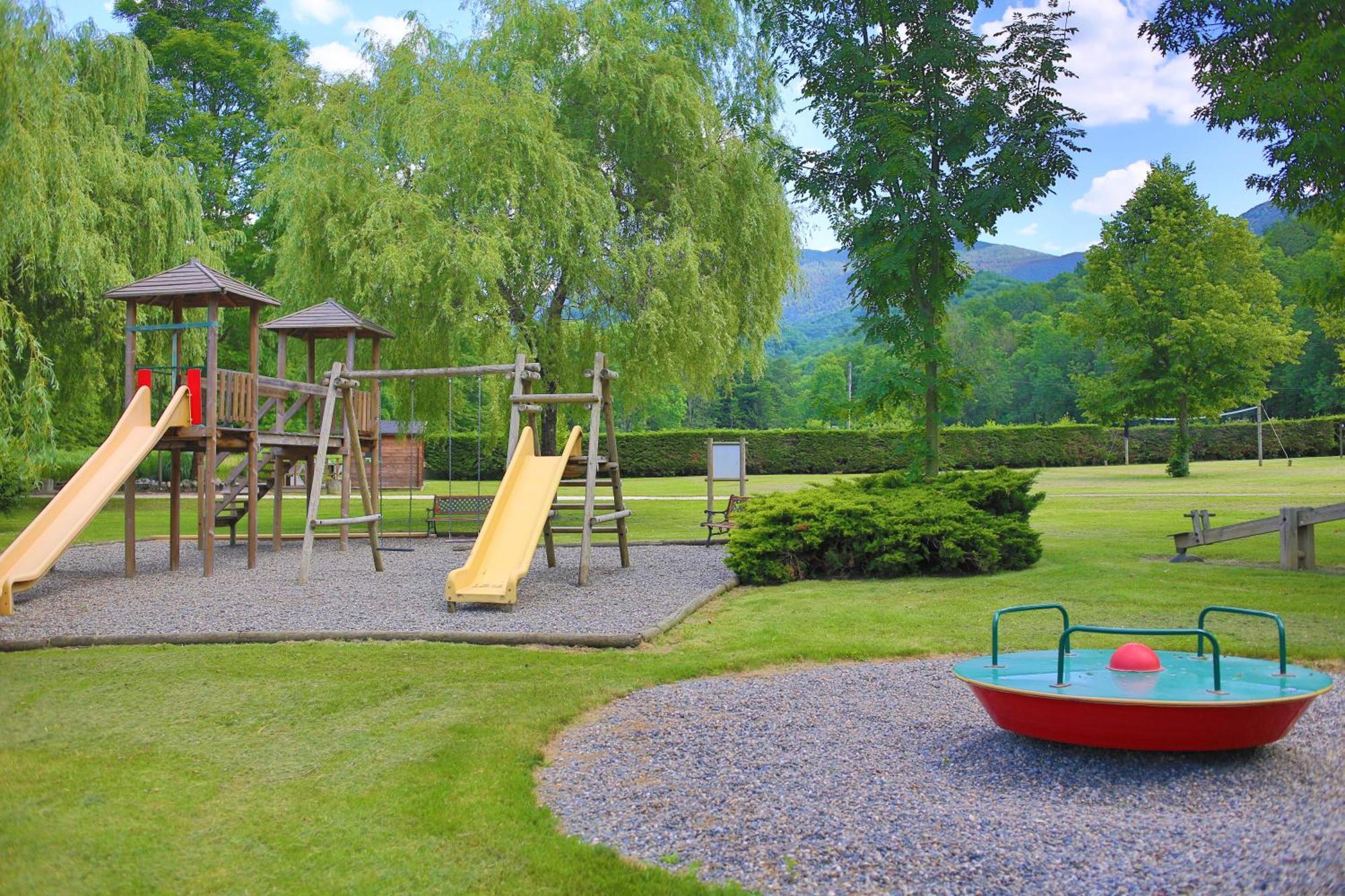 Complexe Les 4 Saisons Hotel Oust Luaran gambar